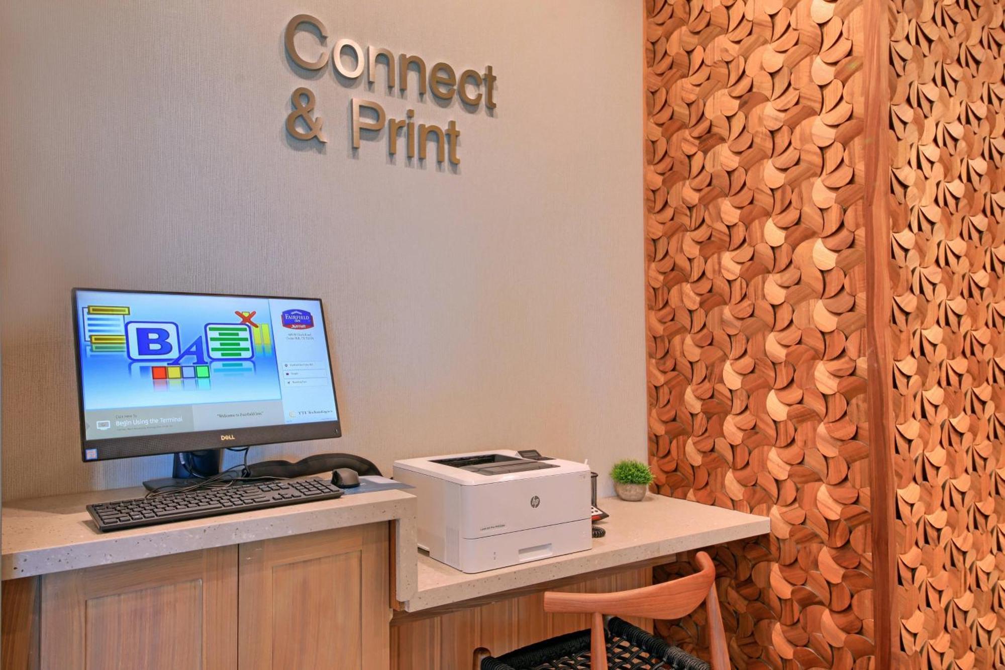 Fairfield Inn & Suites By Marriott Dallas סידר היל מראה חיצוני תמונה